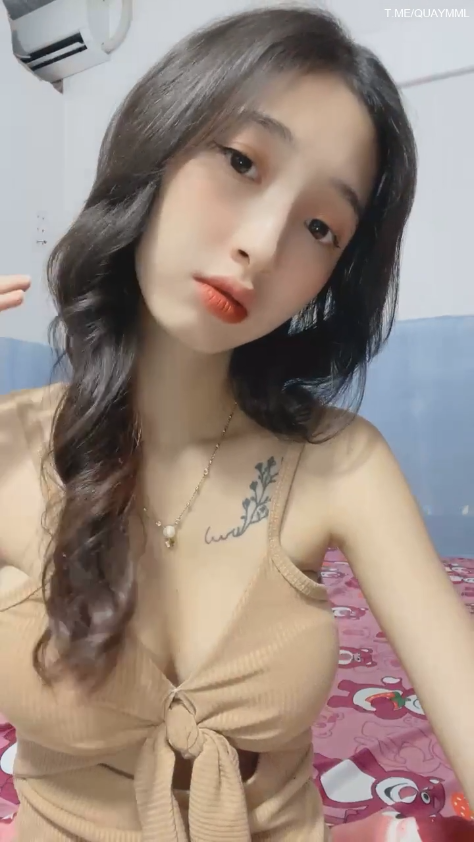 Sex Viet-Idol tóp tóp 30K fl Nhung em, Dáng dây này chắc là dâm lắm